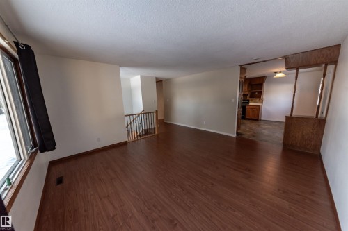 26 Dorchester Road, Spruce Grove, AB - Indoor Photo Showing Other Room