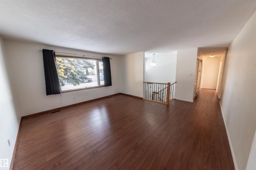 26 Dorchester Road, Spruce Grove, AB - Indoor Photo Showing Other Room