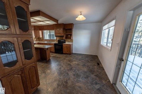 26 Dorchester Road, Spruce Grove, AB - Indoor