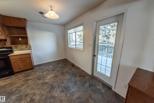 26 Dorchester Road, Spruce Grove, AB - Indoor Photo Showing Other Room