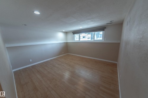 26 Dorchester Road, Spruce Grove, AB - Indoor Photo Showing Other Room