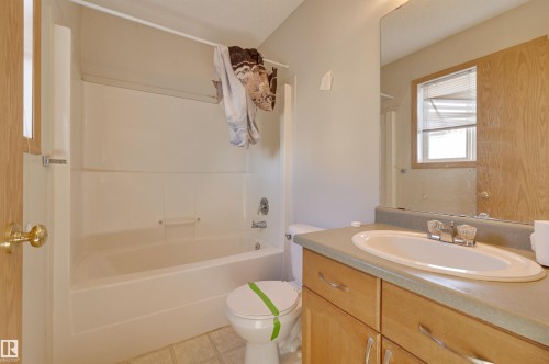 137 10909 106 Street, Edmonton, AB - Indoor Photo Showing Bathroom