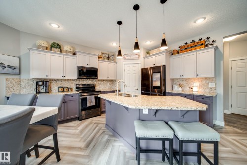5927 6 Avenue, Edmonton, AB - Indoor Photo Showing Kitchen With Double Sink With Upgraded Kitchen