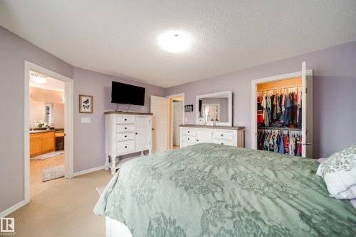 5927 6 Avenue, Edmonton, AB - Indoor Photo Showing Bedroom
