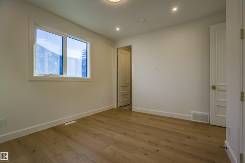 12304 39 Avenue, Edmonton, AB - Indoor Photo Showing Other Room