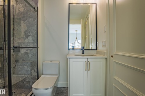 12304 39 Avenue, Edmonton, AB - Indoor Photo Showing Bathroom