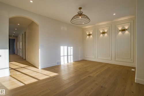 12304 39 Avenue, Edmonton, AB - Indoor Photo Showing Other Room