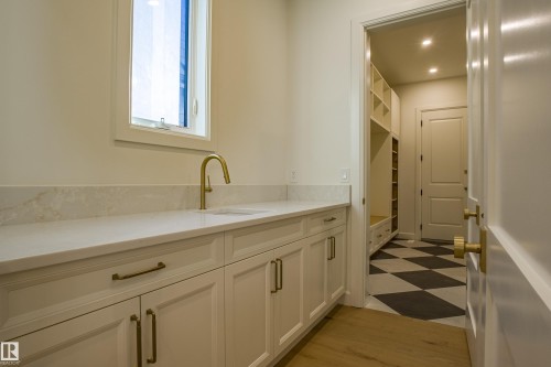 12304 39 Avenue, Edmonton, AB 