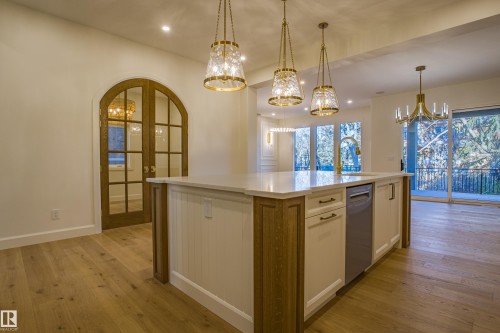 12304 39 Avenue, Edmonton, AB - Indoor Photo Showing Kitchen