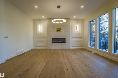12304 39 Avenue, Edmonton, AB - Indoor With Fireplace