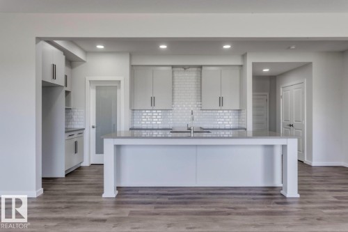 14 Chartres Close, St. Albert, AB - Indoor Photo Showing Kitchen