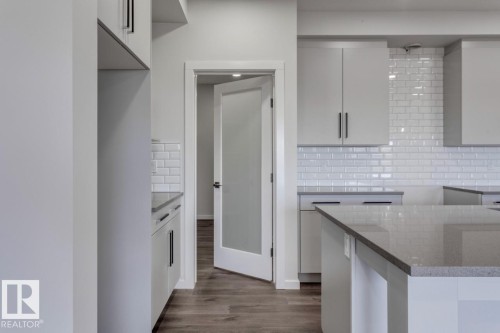 14 Chartres Close, St. Albert, AB - Indoor Photo Showing Kitchen