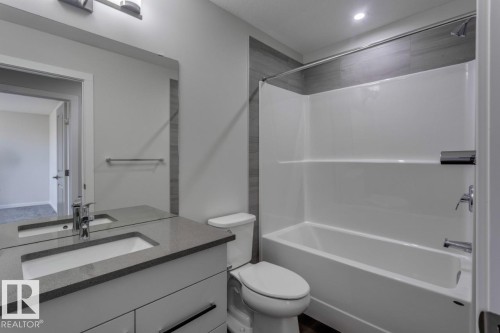 14 Chartres Close, St. Albert, AB - Indoor Photo Showing Bathroom