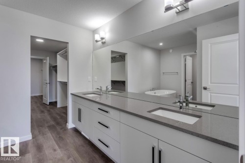 14 Chartres Close, St. Albert, AB - Indoor Photo Showing Bathroom