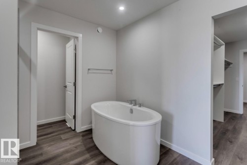 14 Chartres Close, St. Albert, AB - Indoor Photo Showing Bathroom