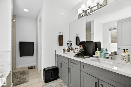 1624 Erker Way, Edmonton, AB - Indoor