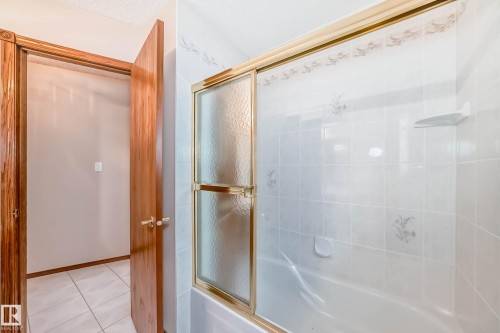 16135 56 Street, Edmonton, AB - Indoor Photo Showing Bathroom