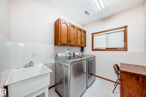 16135 56 Street, Edmonton, AB - Indoor Photo Showing Laundry Room
