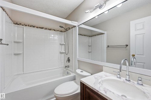 16803 93 Street, Edmonton, AB - Indoor Photo Showing Bathroom
