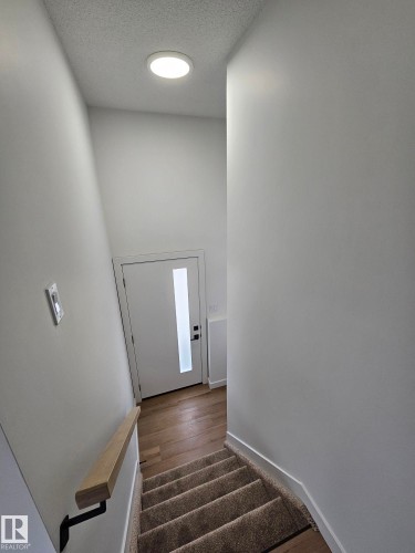 Edmonton, AB - Indoor Photo Showing Other Room