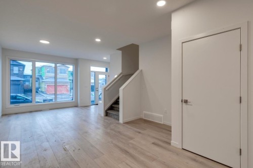 120 Garneau Gate, Spruce Grove, AB - Indoor Photo Showing Other Room