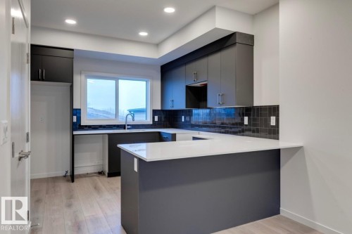 120 Garneau Gate, Spruce Grove, AB - Indoor Photo Showing Kitchen