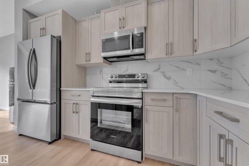 226 Orchards Boulevard, Edmonton, AB - Indoor Photo Showing Kitchen
