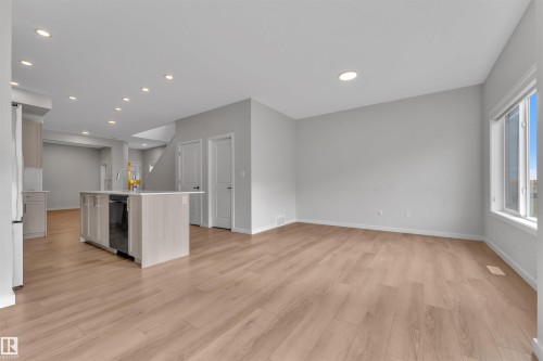 226 Orchards Boulevard, Edmonton, AB - Indoor