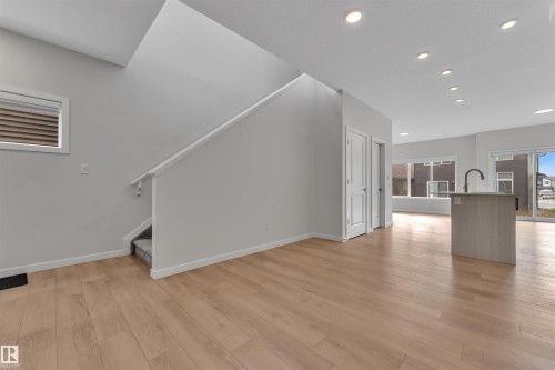 226 Orchards Boulevard, Edmonton, AB - Indoor Photo Showing Other Room