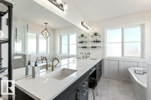 67 Jamison Crescent, St. Albert, AB - Indoor Photo Showing Kitchen With Upgraded Kitchen