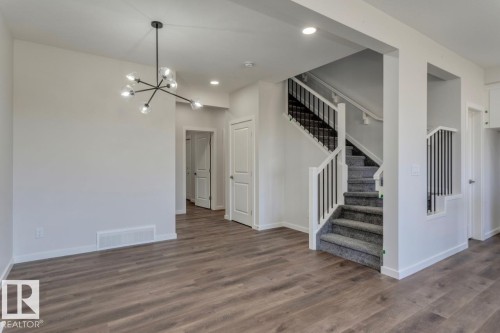 8 Chartres Close, St. Albert, AB - Indoor Photo Showing Other Room