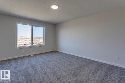 8 Chartres Close, St. Albert, AB - Indoor Photo Showing Other Room