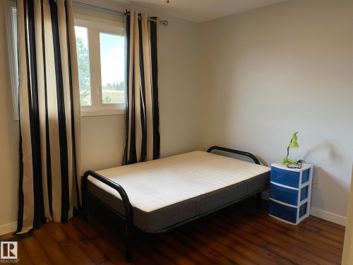 18323 66 Avenue, Edmonton, AB - Indoor Photo Showing Bedroom