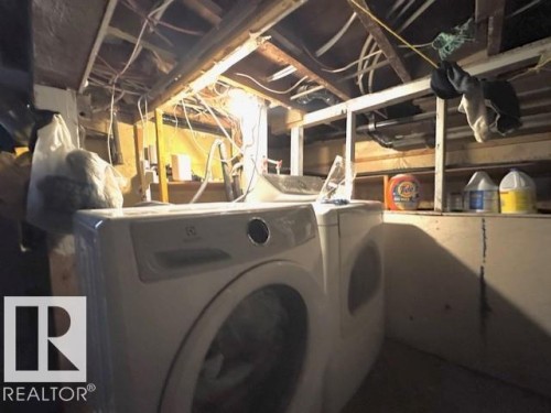 11202 96 Street, Edmonton, AB - Indoor Photo Showing Laundry Room