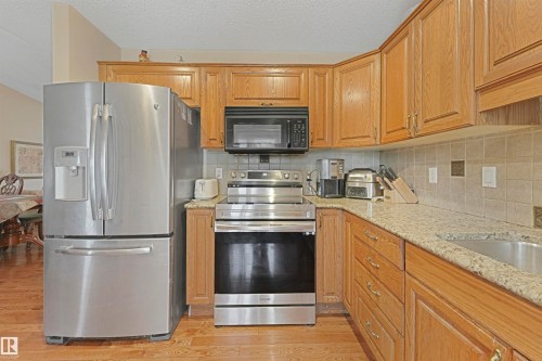 44 Lennox Drive, St. Albert, AB - Indoor Photo Showing Kitchen