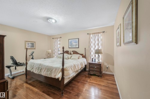 44 Lennox Drive, St. Albert, AB - Indoor Photo Showing Bedroom