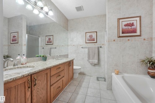 44 Lennox Drive, St. Albert, AB - Indoor Photo Showing Bathroom