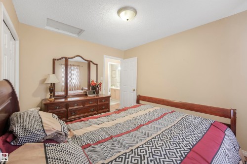 44 Lennox Drive, St. Albert, AB - Indoor Photo Showing Bedroom