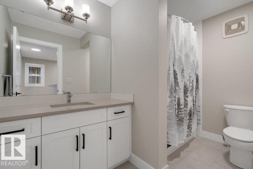 22829 95A Avenue, Edmonton, AB - Indoor Photo Showing Bathroom