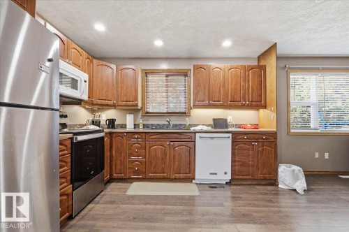 5309 52 Street, Thorsby, AB - Indoor Photo Showing Kitchen