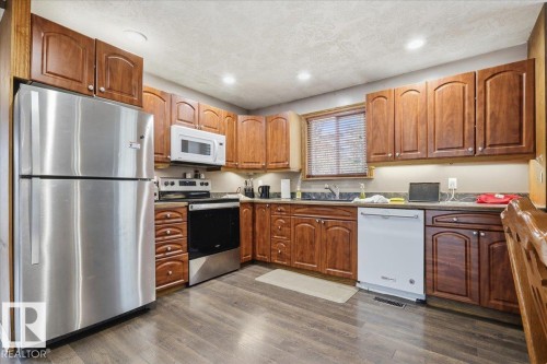 5309 52 Street, Thorsby, AB - Indoor Photo Showing Kitchen
