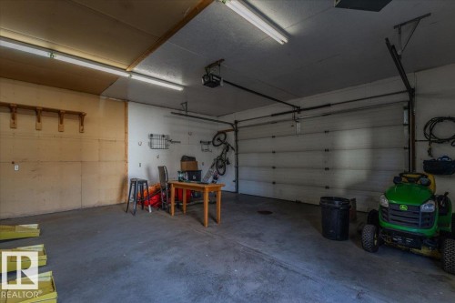 5309 52 Street, Thorsby, AB - Indoor Photo Showing Garage