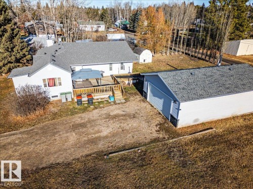 5309 52 Street, Thorsby, AB - Outdoor