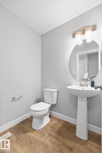 9053 Cooper Link Link, Edmonton, AB - Indoor Photo Showing Bathroom