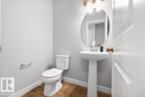 9053 Cooper Link Link, Edmonton, AB - Indoor Photo Showing Bathroom