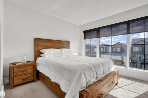 439 39 Street, Edmonton, AB - Indoor Photo Showing Bedroom