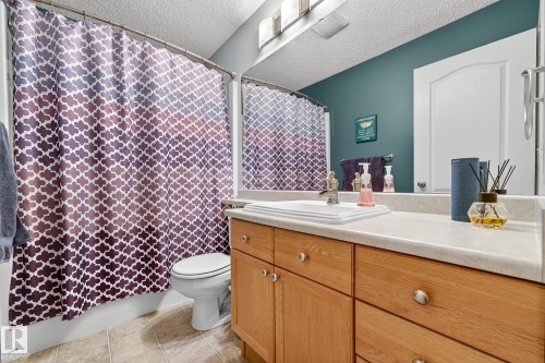 8304 170 Avenue, Edmonton, AB - Indoor Photo Showing Bathroom