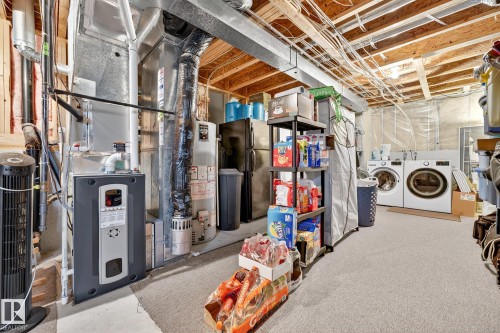8304 170 Avenue, Edmonton, AB - Indoor Photo Showing Other Room
