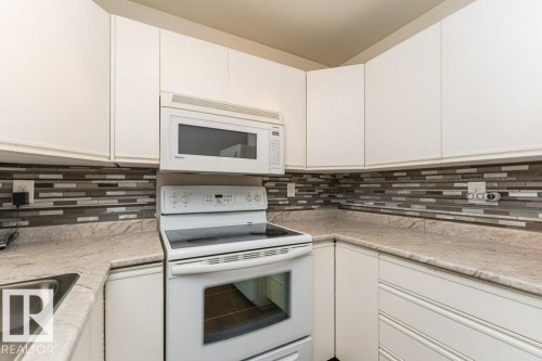 203 8503 108 Street, Edmonton, AB - Indoor Photo Showing Kitchen