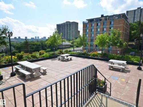 1703 9918 101 Street, Edmonton, AB - Outdoor